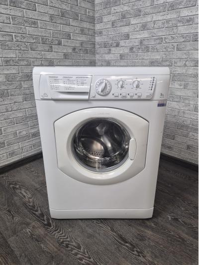 Стиральная машина Ariston ARSL 103 